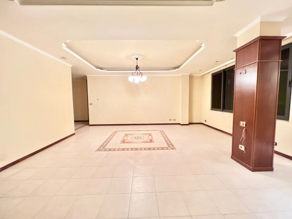 Tirane, jepet me qera zyre Kati 4, 140 m² 1.300 € (Bajram Curri)