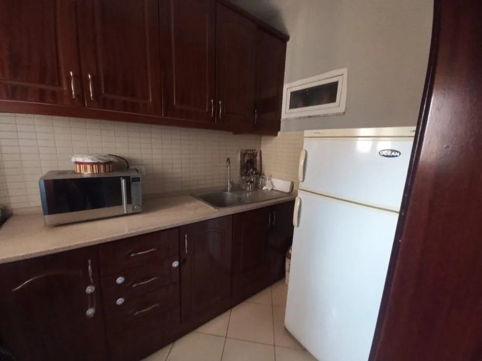 Korce, jepet me qera apartament 1+1 Kati 2, 60 m²