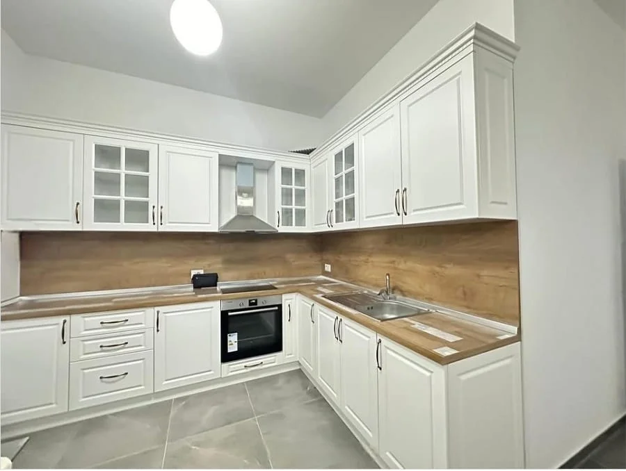 Tirane, jepet me qera apartament 1+1+Ballkon Kati 7, 75 m² 600 € (Square 21)