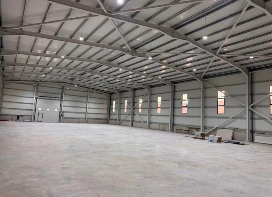 Tirane, jepet me qera magazine Kati 1, 1.200 m² 4.500 € 