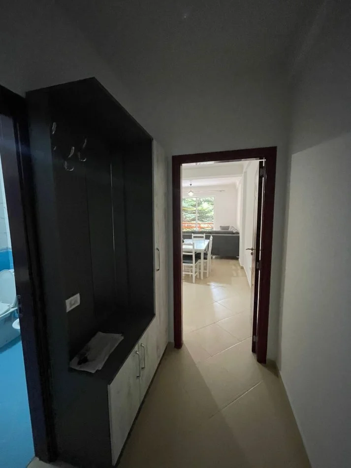 Tirane, jepet me qera apartament 2+1+Ballkon Kati 2, 110 m² 500 € (Unaza e Re)