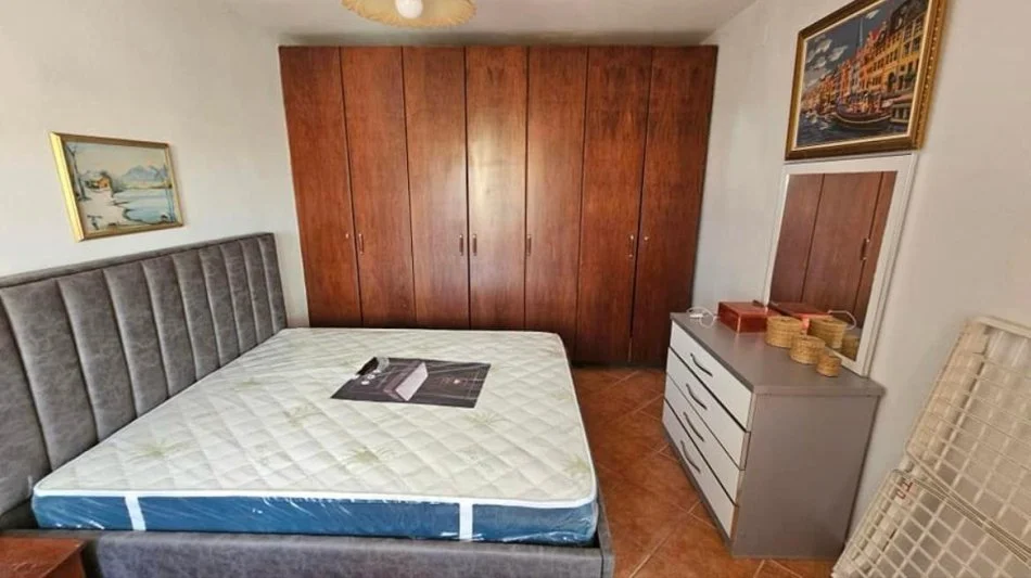Tirane, jepet me qera apartament 2+1 Kati 5, 100 m² 600 € (Qender, prane Bankes se Shqiperise)