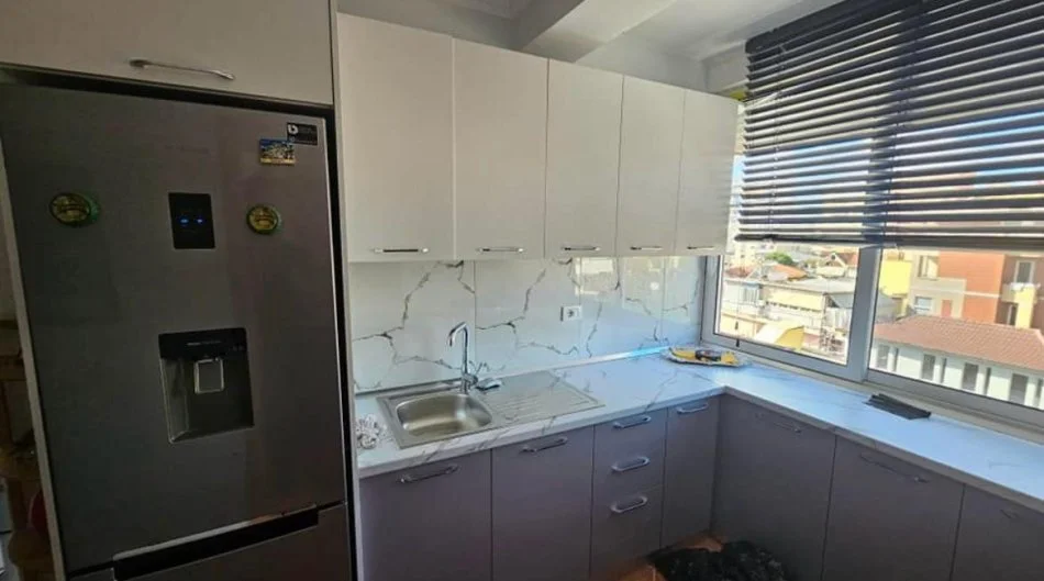 Tirane, jepet me qera apartament 2+1 Kati 5, 100 m² 600 € (Qender, prane Bankes se Shqiperise)