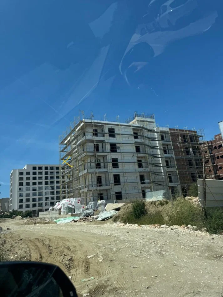 Durres, shitet apartament 1+1+Ballkon Kati 4, 58 m² 75.000 € (golem)