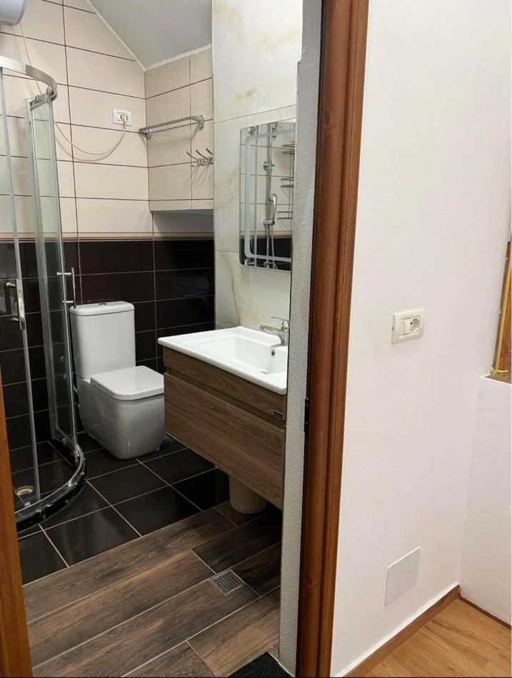Tirane, jepet me qera apartament 2+1 Kati 2, 75 m² 500 € (Rruga Sabudin Gabrani, Selite)
