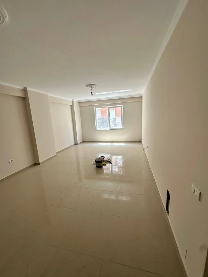 Tirane, jepet me qera apartament 2+1 Kati 2, 108 m² 350 € (Kamez, Raiffaisen Bank)