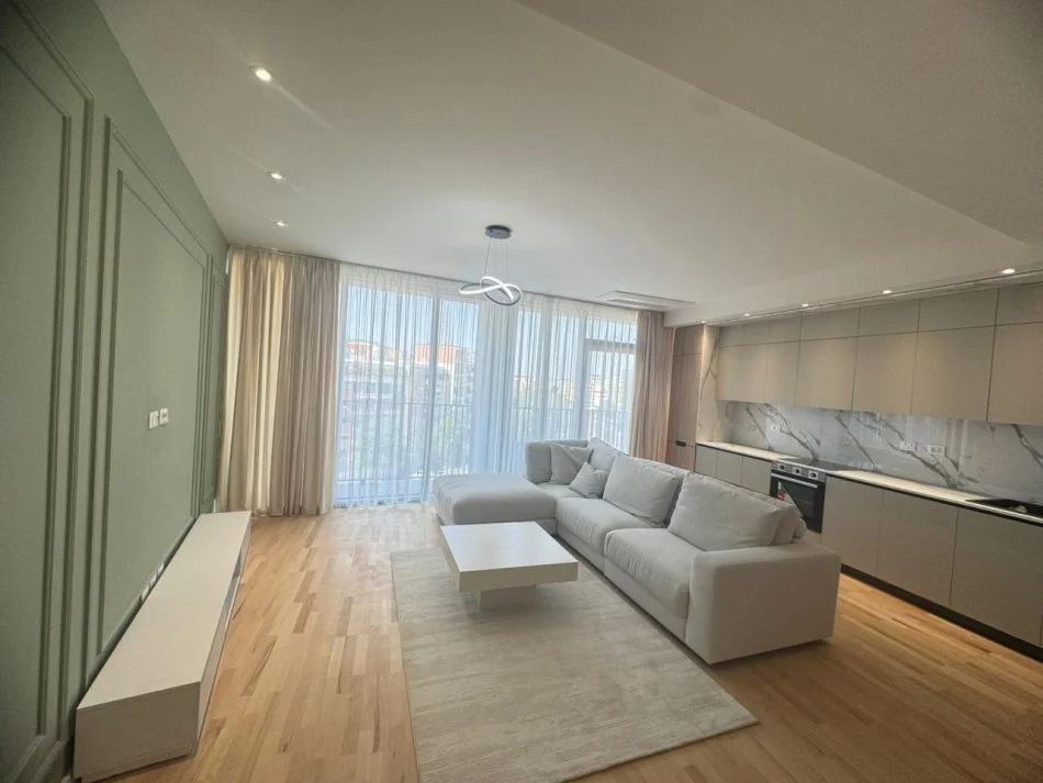 Tirane, jepet me qera apartament 2+1+Ballkon Kati 5, 130 m² 2.200 € (Lake View)