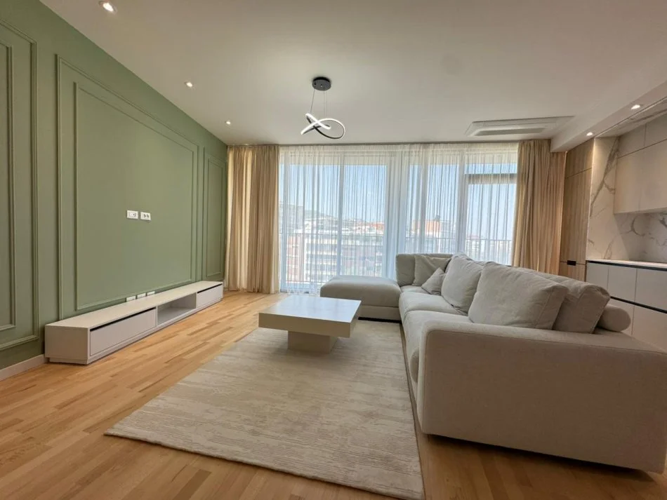 Tirane, jepet me qera apartament 2+1+Ballkon Kati 5, 130 m² 2.200 € (Lake View)