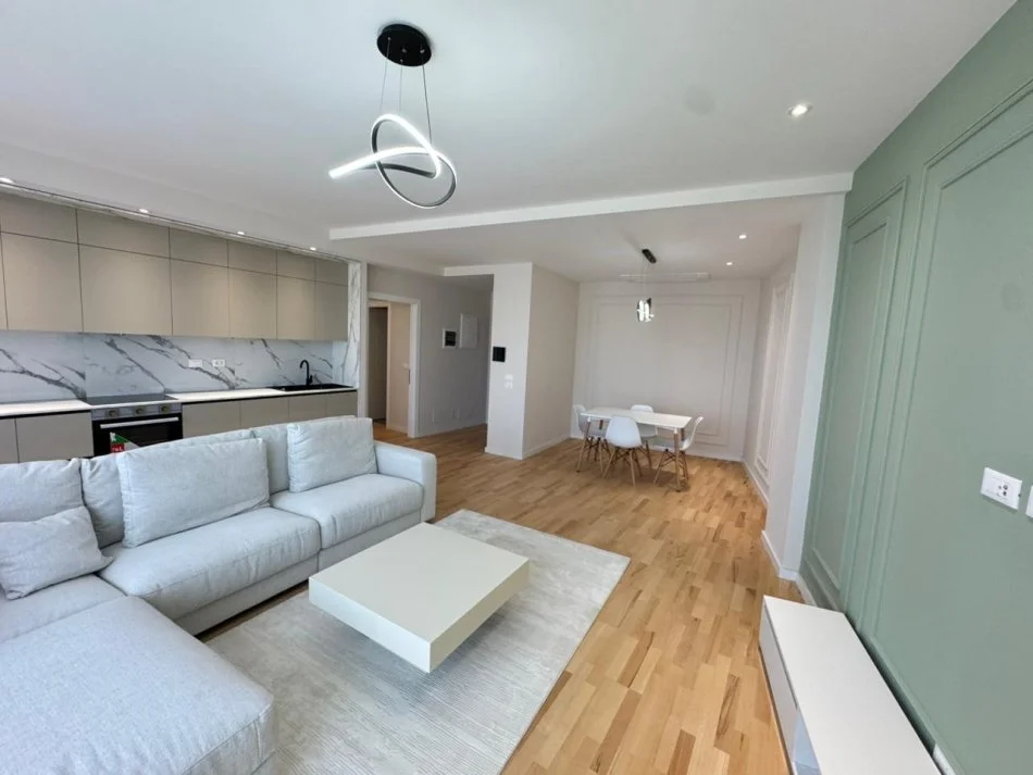 Tirane, jepet me qera apartament 2+1+Ballkon Kati 5, 130 m² 2.200 € (Lake View)