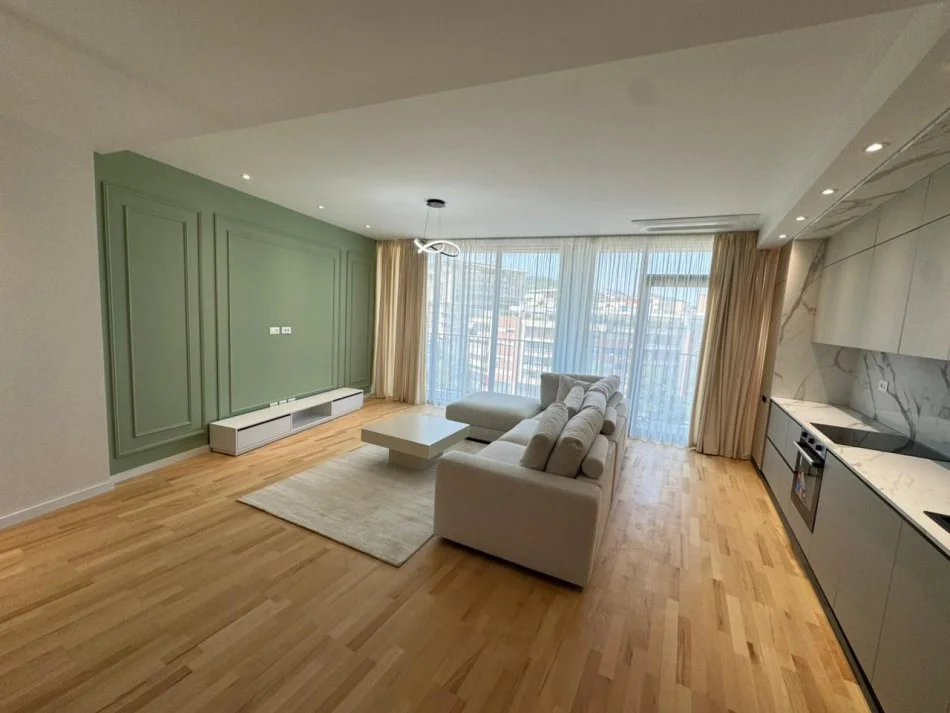 Tirane, shitet apartament 2+1+Ballkon Kati 5, 123 m² 410.000 € (Lake View)