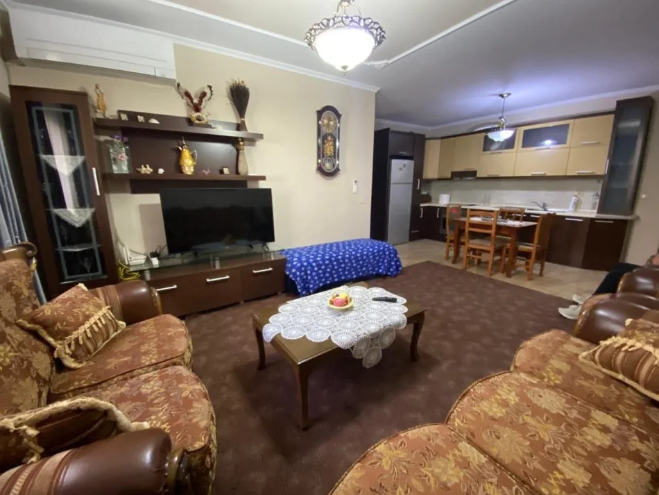 Tirane, jepet me qera apartament 2+1 Kati 1, 110 m² 550 € (Astir, prane "Well")