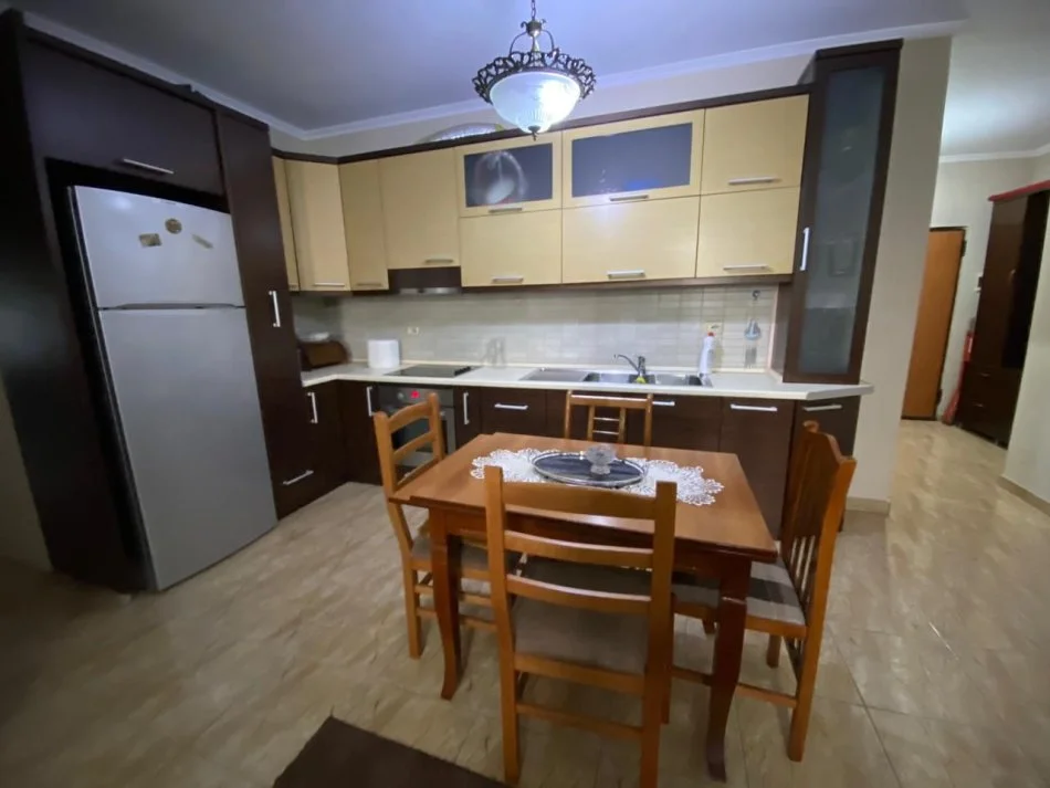 Tirane, jepet me qera apartament 2+1 Kati 1, 110 m² 550 € (Astir, prane "Well")