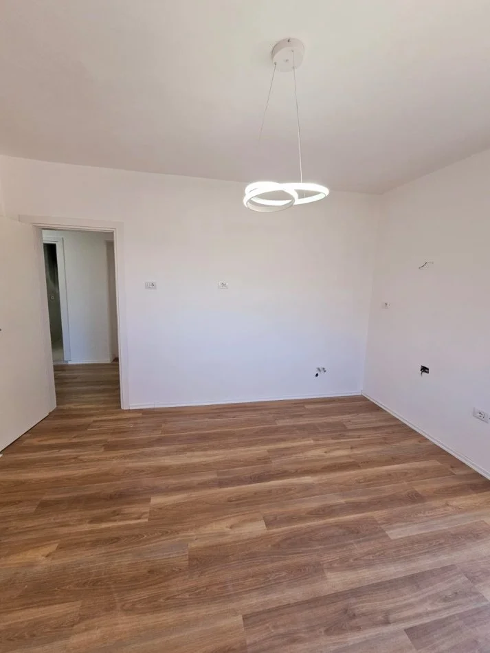 Durres, shitet apartament 2+1+Aneks+Ballkon Kati 3, 56 m² 81.000 € (STADIUMI)