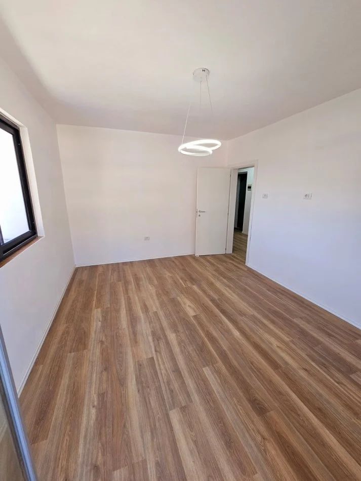 Durres, shitet apartament 2+1+Aneks+Ballkon Kati 3, 56 m² 81.000 € (STADIUMI)