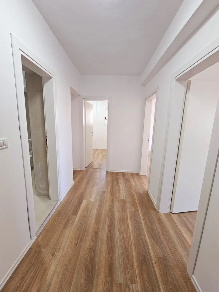 Durres, shitet apartament 2+1+Aneks+Ballkon Kati 3, 56 m² 81.000 € (STADIUMI)