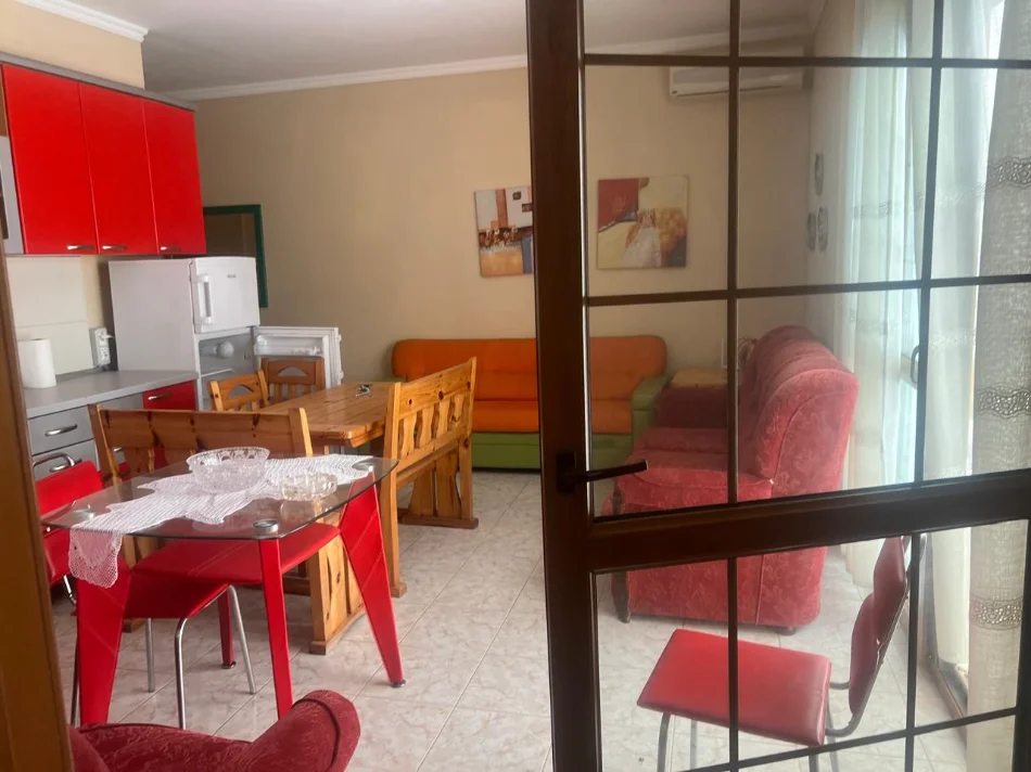 DURRES SHITET APARTAMENT 1+1 NE GOLEM  100.000 €