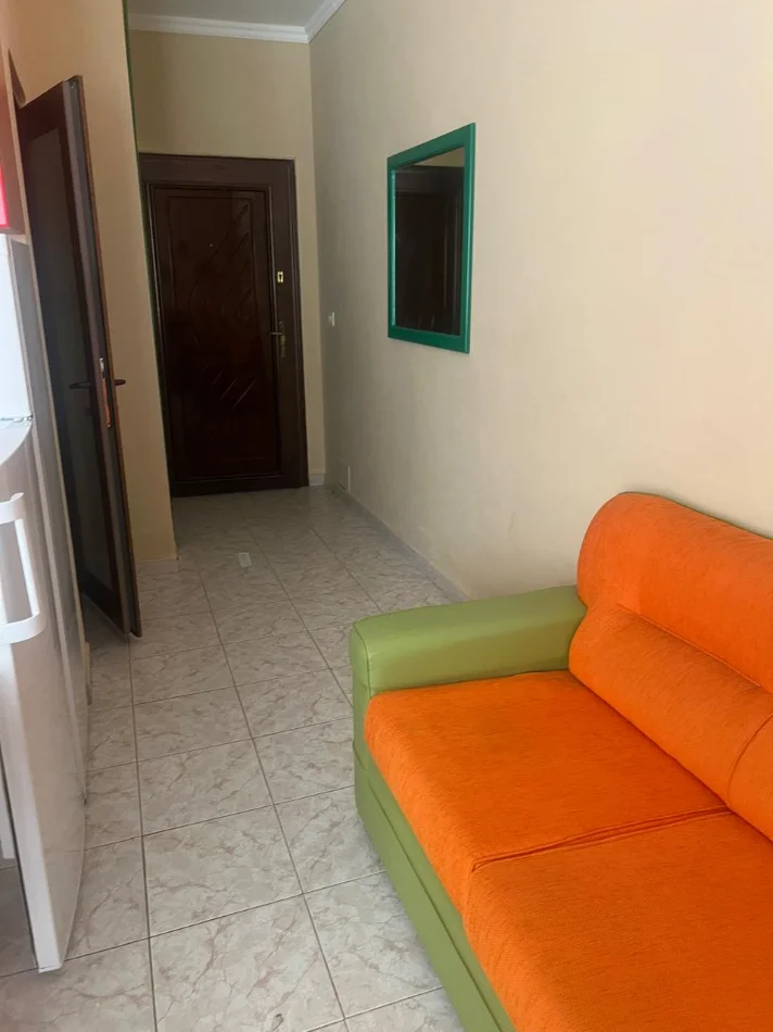 DURRES SHITET APARTAMENT 1+1 NE GOLEM  100.000 €