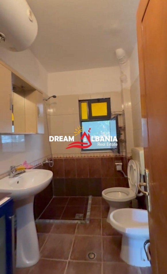 Tirane, jepet me qera apartament 2+1 , 95 m² 40.000 € 