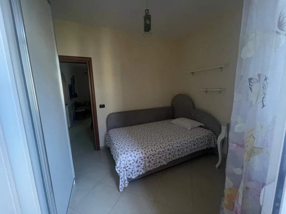 Durres, jepet me qera apartament 2+1+Aneks+Ballkon Kati 3, 90 m² 300 € (Muzeum)