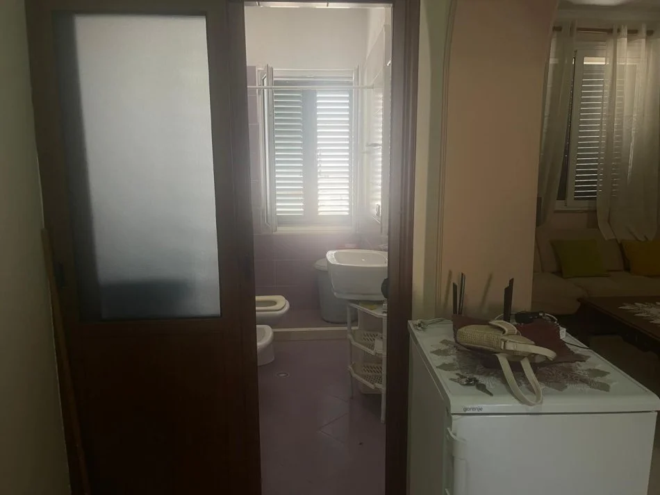 Durres, jepet me qera apartament 2+1+Aneks+Ballkon Kati 3, 90 m² 300 € (Muzeum)