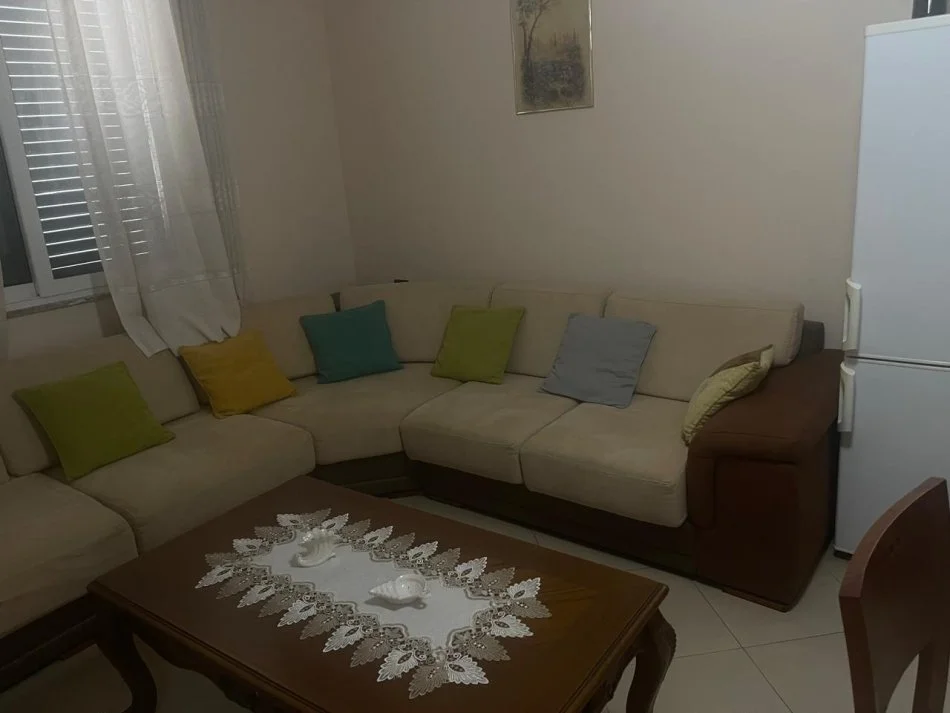 Durres, jepet me qera apartament 2+1+Aneks+Ballkon Kati 3, 90 m² 300 € (Muzeum)