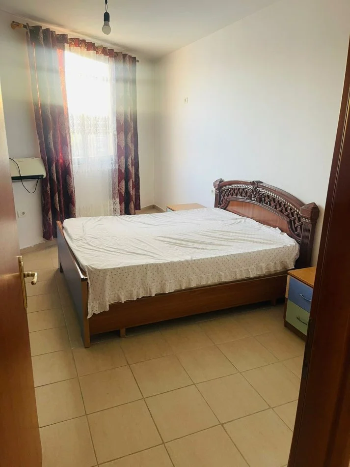 Tirane, jepet me qera apartament 1+1 Kati 9, 71 m² 400 € (rruga Besim Alla)