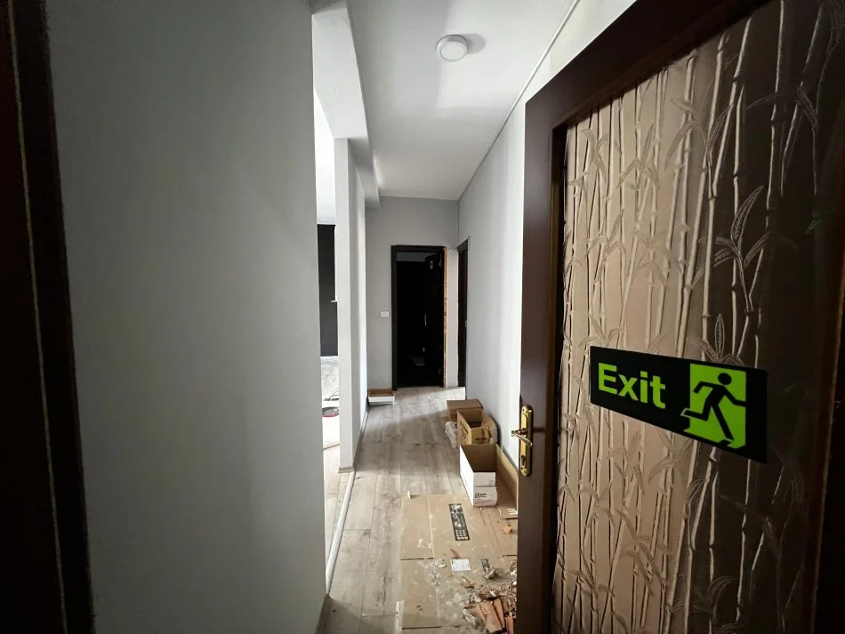 Tirane, jepet me qera apartament 1+1 Kati 1, 65 m² 500 € (Te Karburant Kastrati)