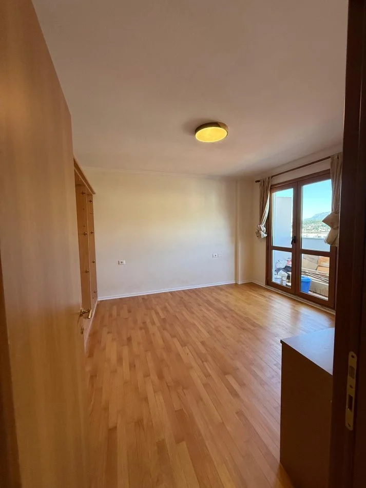 Tirane, shitet apartament 2+1+Ballkon Kati 7, 107 m² 168.000 € (ministria kultures)