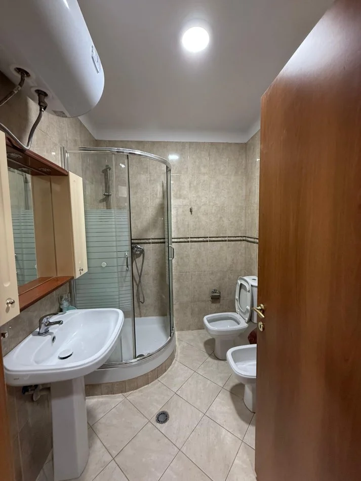 Tirane, shitet apartament 2+1+Ballkon Kati 7, 107 m² 168.000 € (ministria kultures)