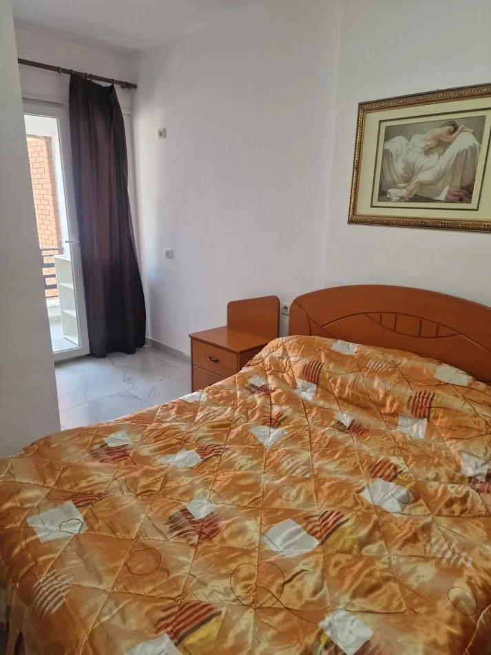 Tirane, jepet me qera apartament 1+1 Kati 4, 62 m² 400 € (Tirana Golden Park)