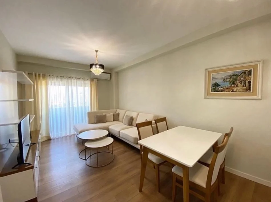 Tirane, jepet me qera apartament 2+1 Kati 4, 90 m² 650 € (Quartum Residence, Rruga Panorama)
