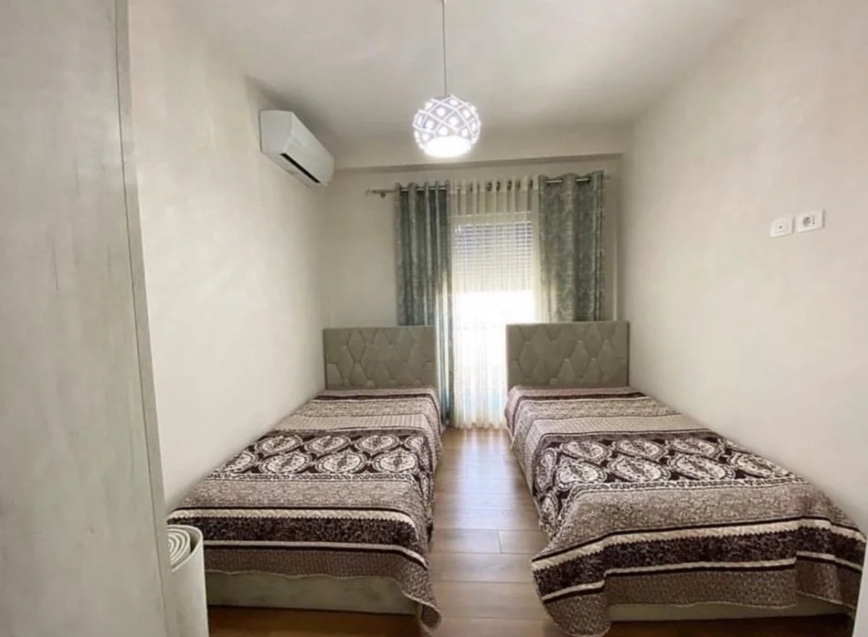 Tirane, jepet me qera apartament 2+1 Kati 4, 90 m² 650 € (Quartum Residence, Rruga Panorama)