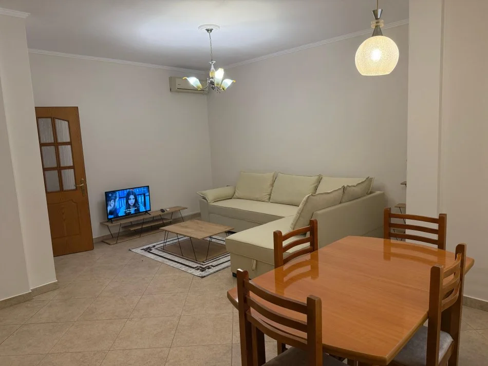 Tirane, jepet me qera apartament 2+1+Ballkon Kati 6, 90 m² 650 € (Vasil Shanto)