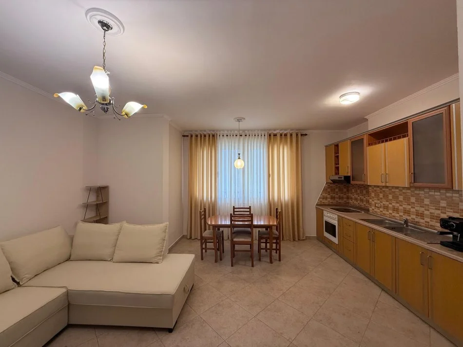 Tirane, jepet me qera apartament 2+1+Ballkon Kati 6, 90 m² 650 € (Vasil Shanto)