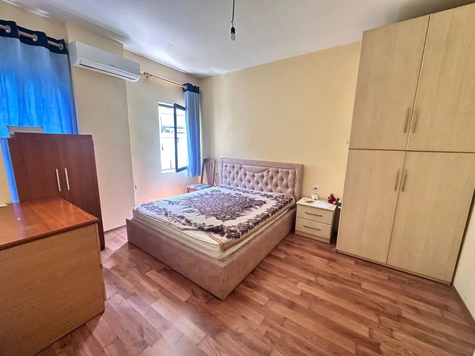 Tirane, jepet me qera apartament 2+1 Kati 2, 115 m² 600 € (Don Bosko)