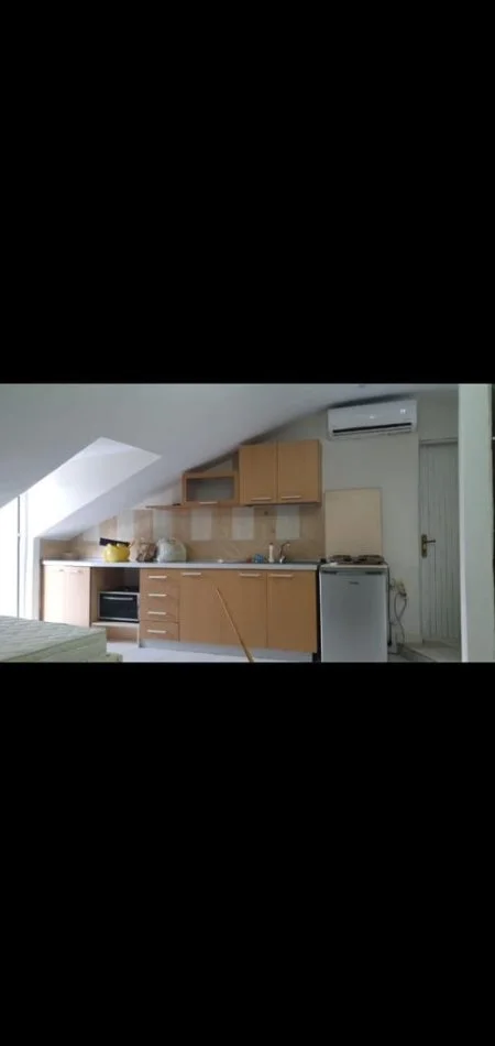 Tirane, jepet me qera garsonier 1+1 Kati 3, 40 m² 39.000 leke(Rr.Dervish Hima, prane Ambasador 3)