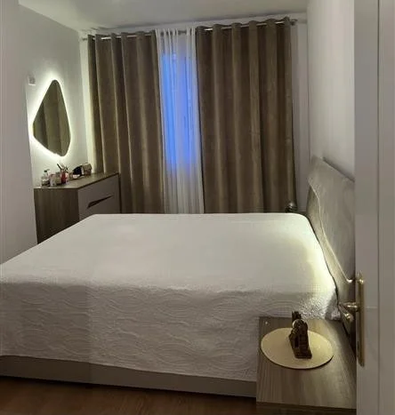 Tirane, shitet apartament 1+1 Kati 8, 70 m² 135.000 € (Astir , Kompleksi Fratari)