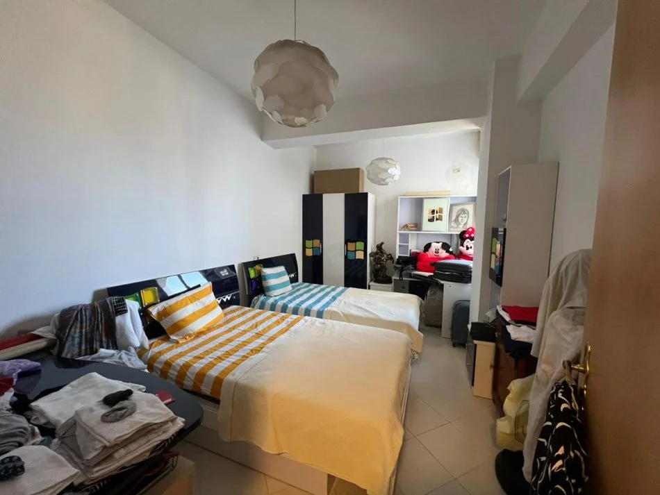 Tirane, shitet apartament 2+1+Ballkon Kati 5, 120 m² 230.000 € (Rruga e Kavajes, prane Globe)