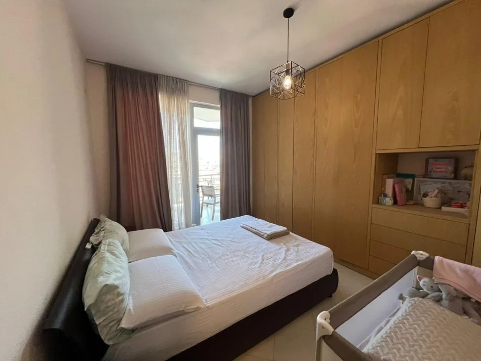 Tirane, shitet apartament 2+1+Ballkon Kati 5, 120 m² 230.000 € (Rruga e Kavajes, prane Globe)