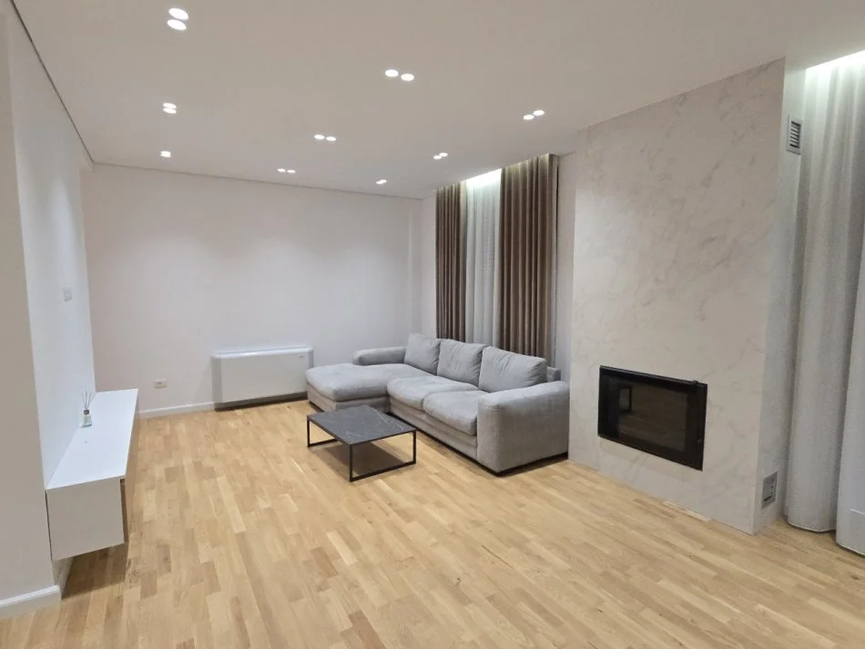 Tirane, jepet me qera Vile 2 Katshe Kati 2, 424 m² 3.200 € (TEG)