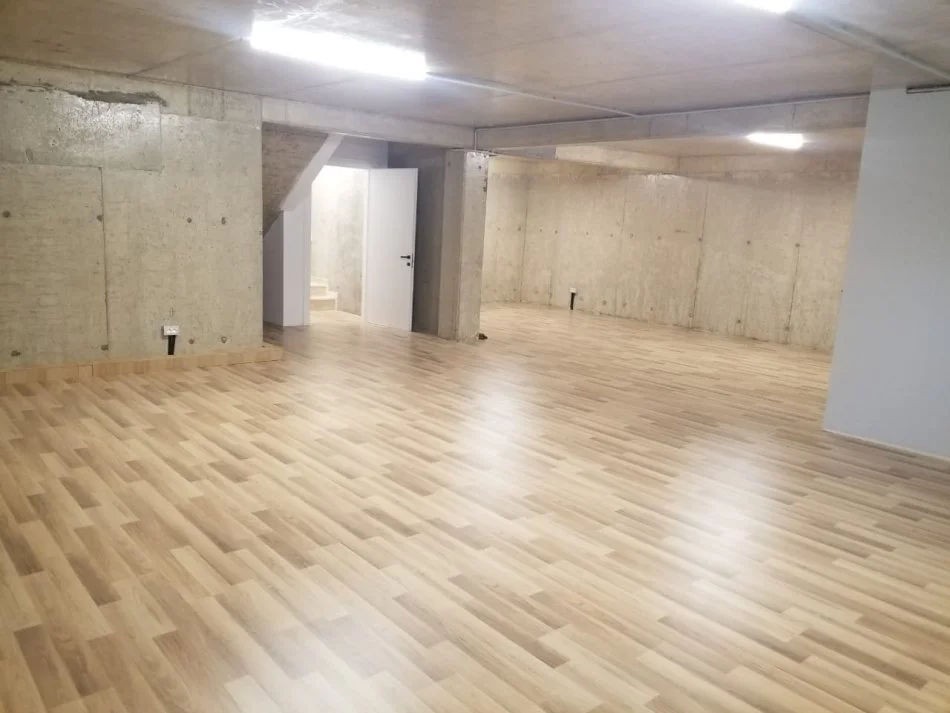 Tirane, jepet me qera Vile 2 Katshe Kati 2, 424 m² 3.200 € (TEG)