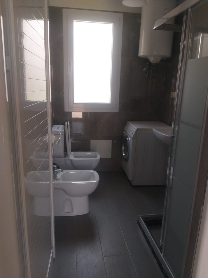 Tirane, jepet me qera apartament 1+1+Ballkon Kati 3, 80 m² 255 € (Rruga Fuat Toptani)