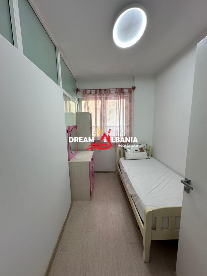 Tirane, jepet me qera apartament 3+1 , 90 m² 950 € 
