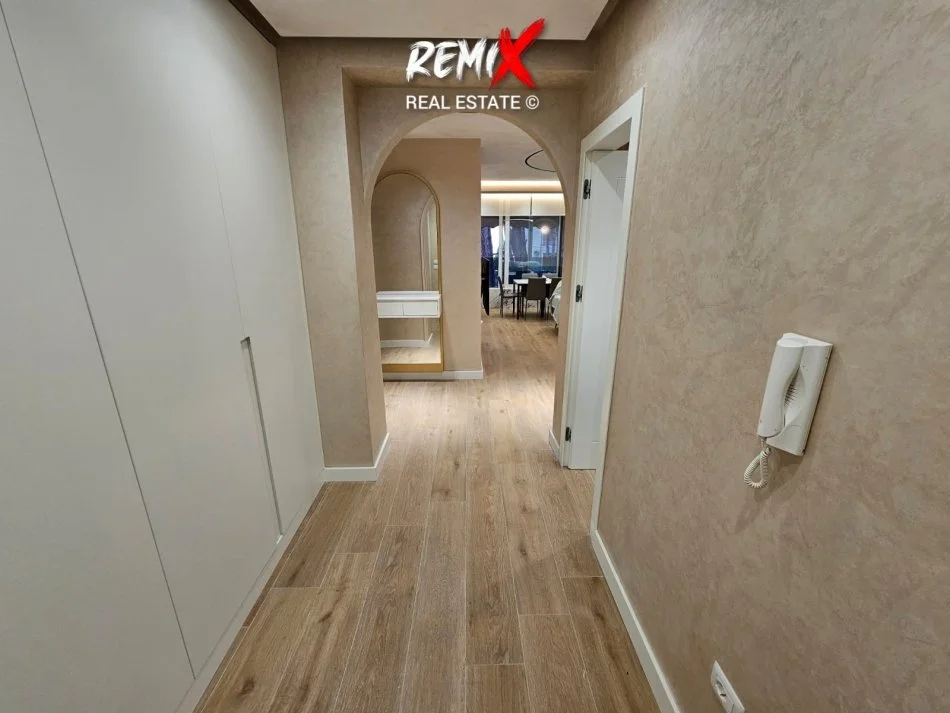 Mali Robit, shitet apartament 2+1+Aneks+Ballkon Kati 3, 100 m² 160.000 € 