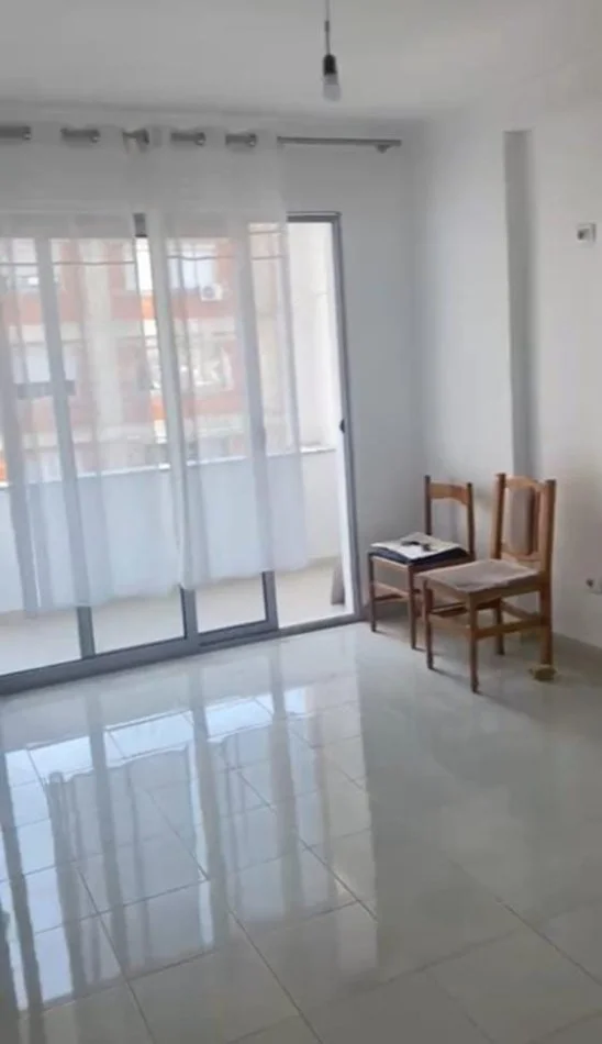 Tirane, shes apartament 2+1+Ballkon Kati 3, 84 m² 86.000 €