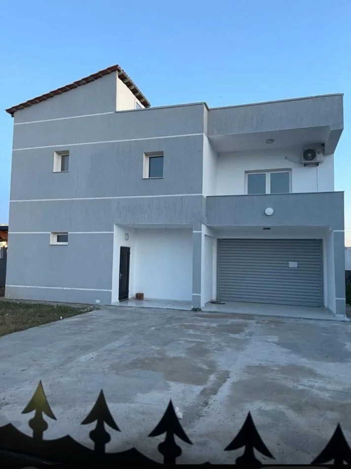 Durres, jepet me qera Vile 3+1+Ballkon Kati 2, 160 m² 500 € (Shenavlash, Lagja 14)