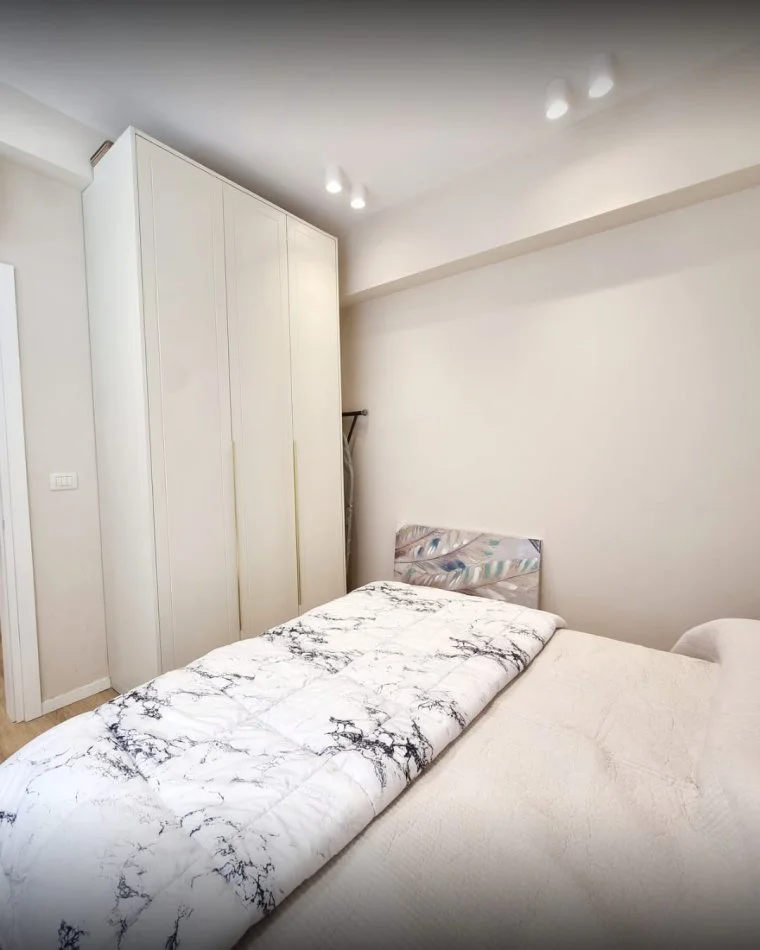 Tirane, jepet me qera apartament 1+1 , 50 m² 500 € (Kopshi Botanik)