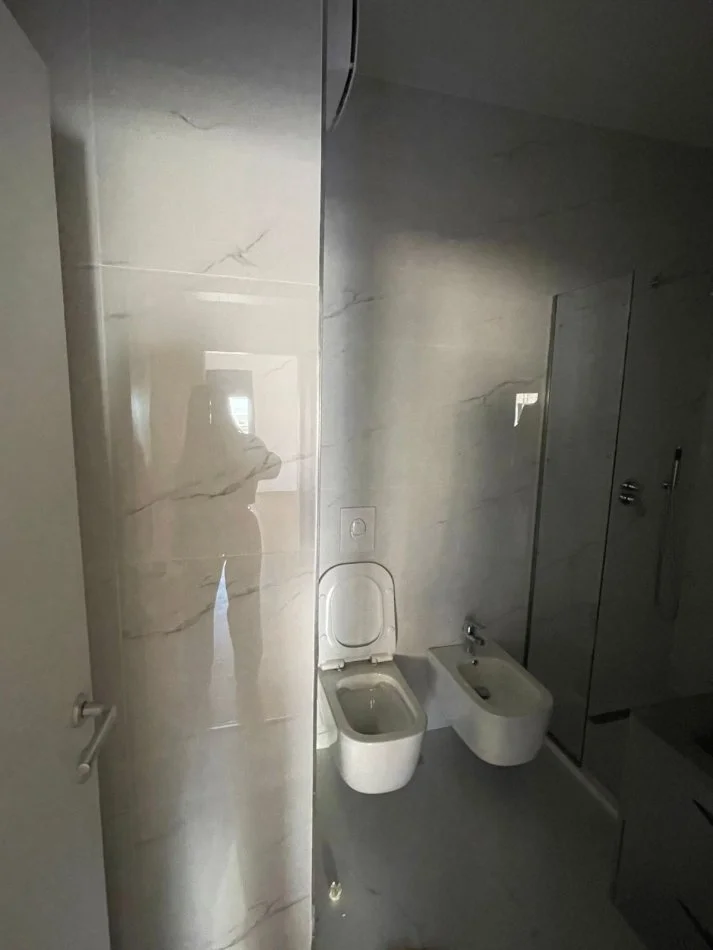 Durres, shitet apartament 2+1+Aneks+Ballkon Kati 5, 95 m² 220.000 € (Vollga)