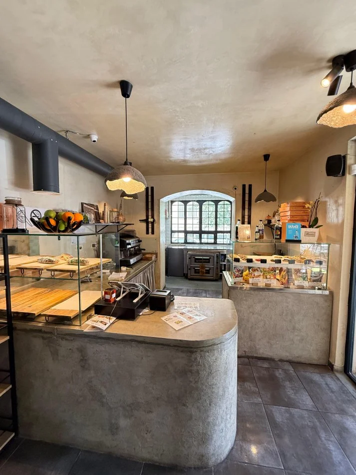 Tirane, shitet ambjent biznesi , 