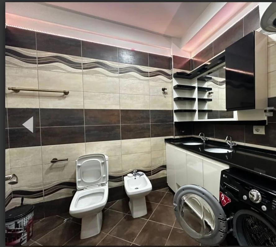 Tirane, jepet me qera 3+1+Ballkon Kati 2, 107 m² 700 € 